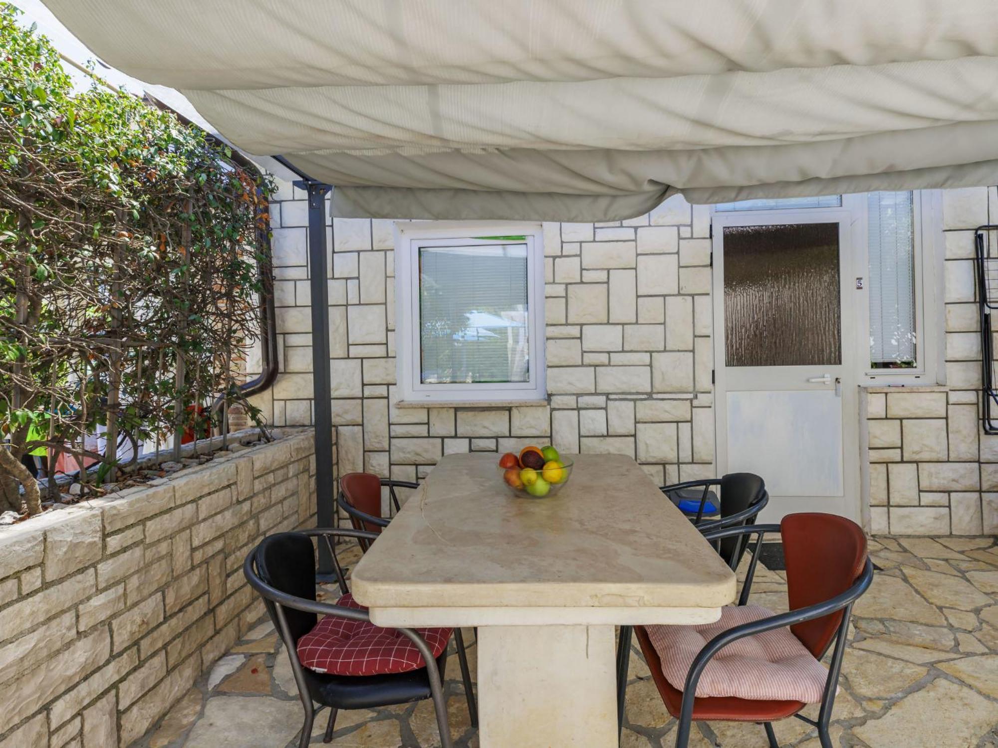 Nika-5 By Interhome Apartmán