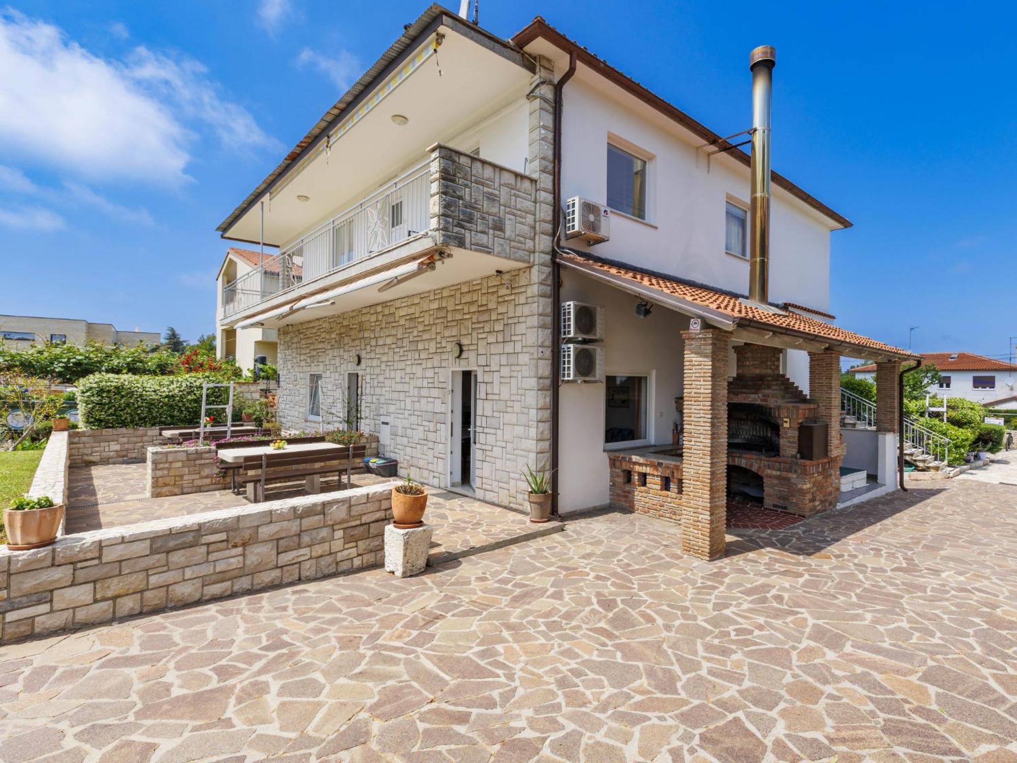 Nika-5 By Interhome Umag